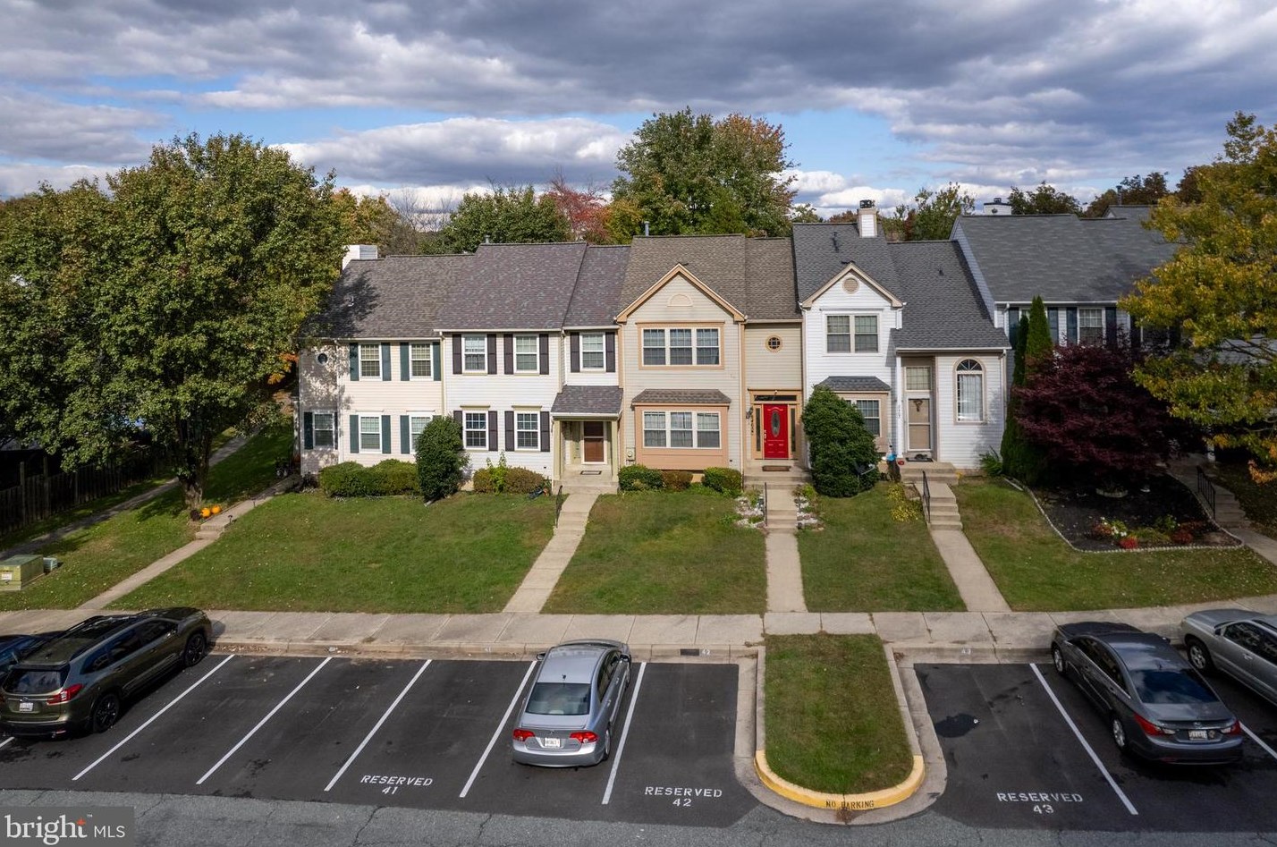 8465 Meadow Green Way, Gaithersburg MD  20877-3728 exterior