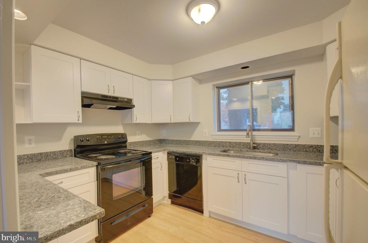 9905 Lk Lndg Rd, Gaithersburg MD 20886-0603 exterior