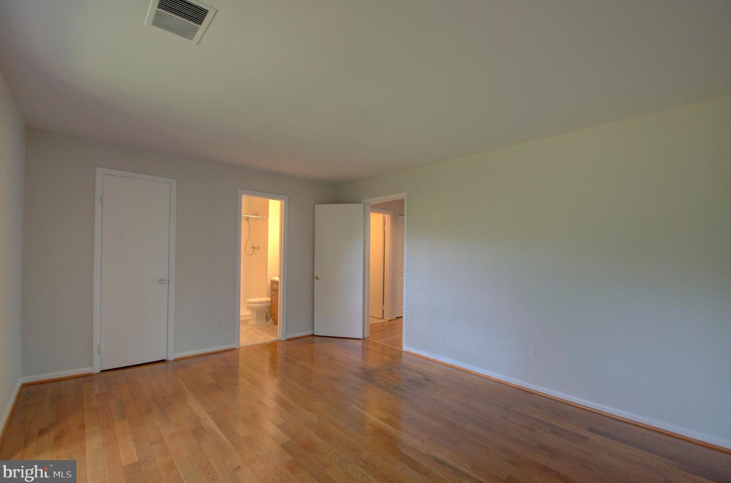 9905 Lk Lndg Rd, Gaithersburg MD 20886-0603 exterior