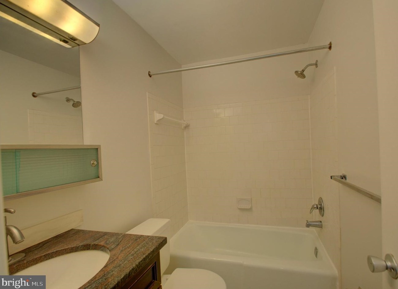 9905 Lk Lndg Rd, Gaithersburg MD 20886-0603 exterior