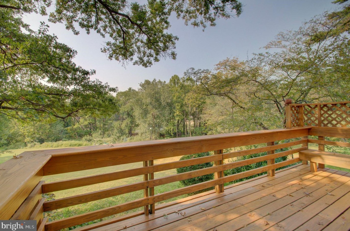 9905 Lk Lndg Rd, Gaithersburg MD 20886-0603 exterior