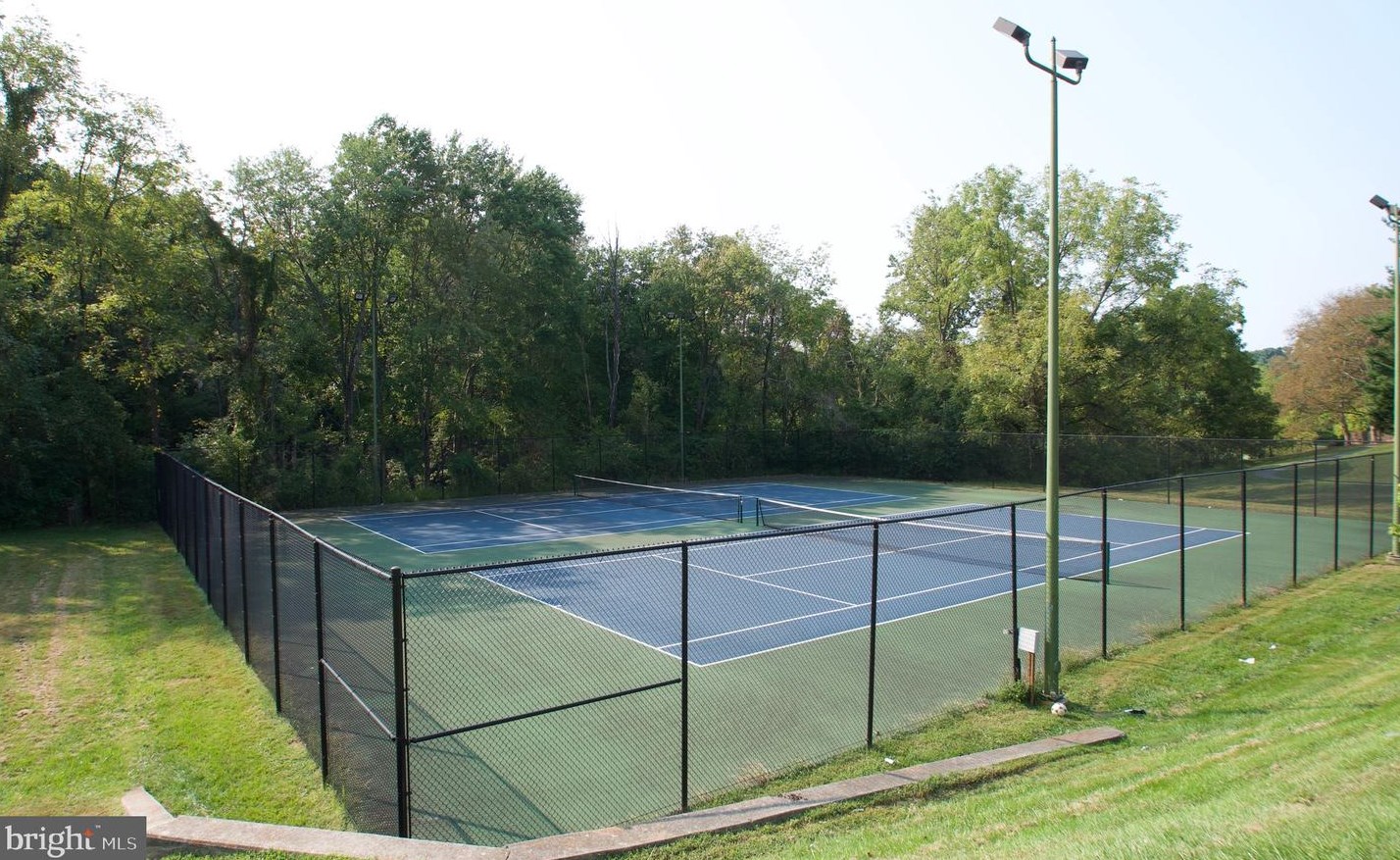 9905 Lk Lndg Rd, Gaithersburg MD 20886-0603 exterior