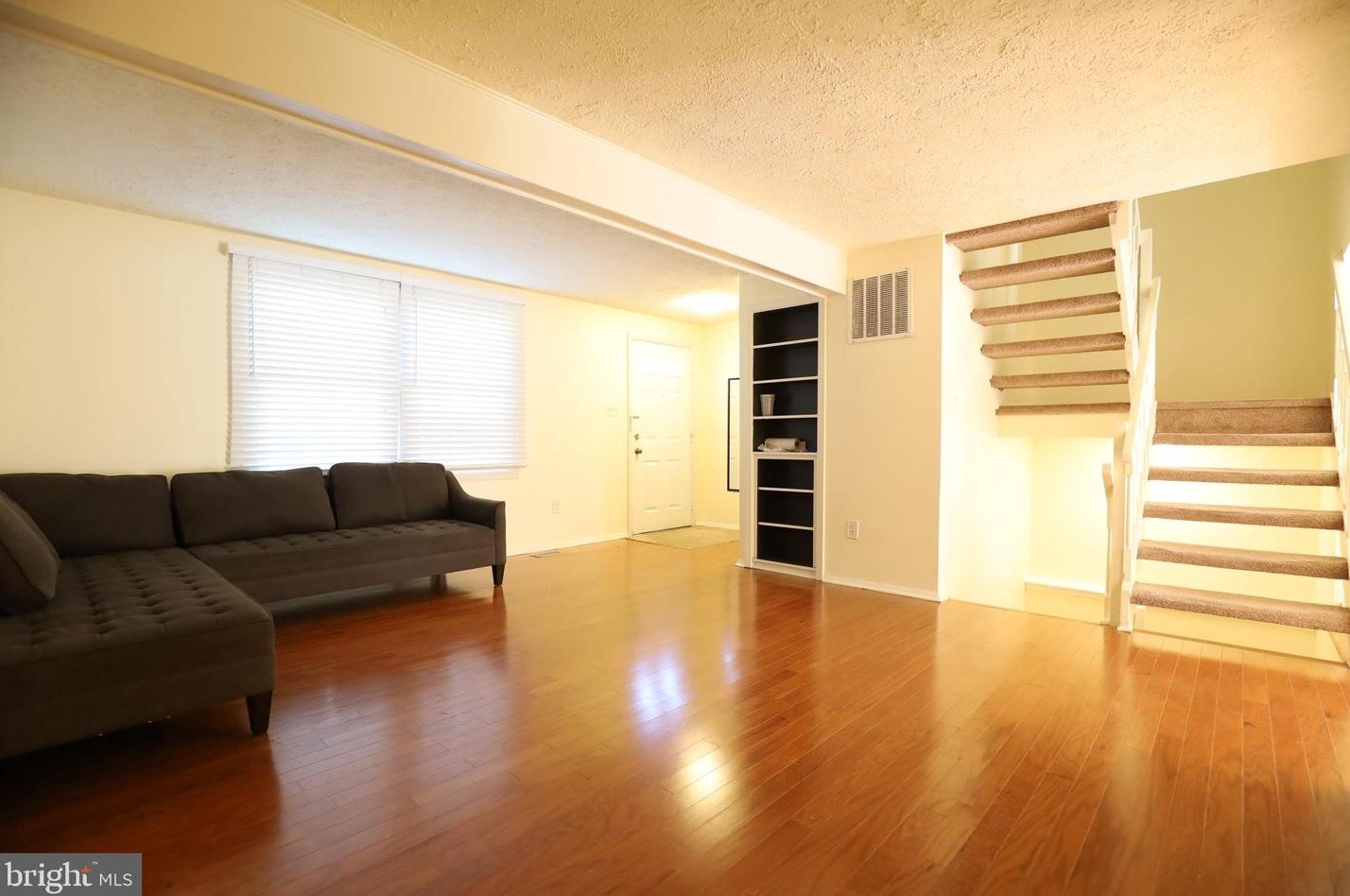 120 Holdcroft Ln, Gaithersburg, MD 20878