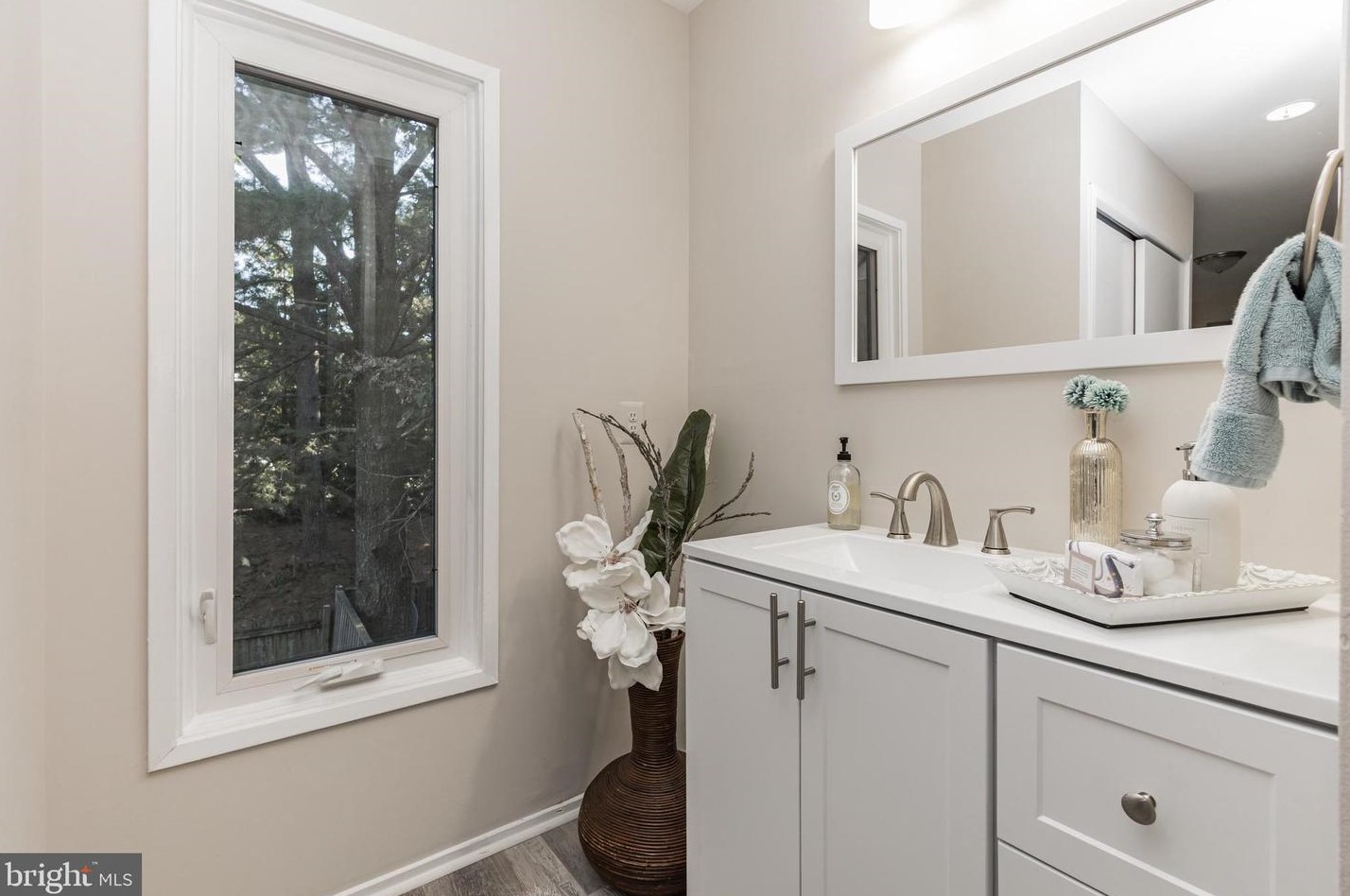 9830 Dairyton Ct, Gaithersburg MD 20886-1102 exterior