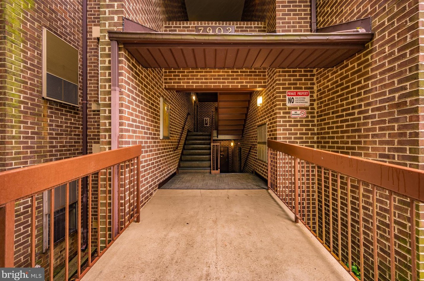 7902 Pearlbush Dr, Gaithersburg MD  20879-5372 exterior