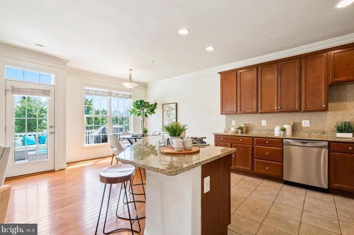 121 Autumn View Dr, Gaithersburg MD  20878-7818 exterior