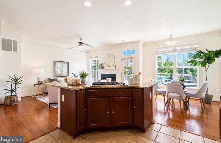 121 Autumn View Dr, Gaithersburg MD  20878-7818 exterior