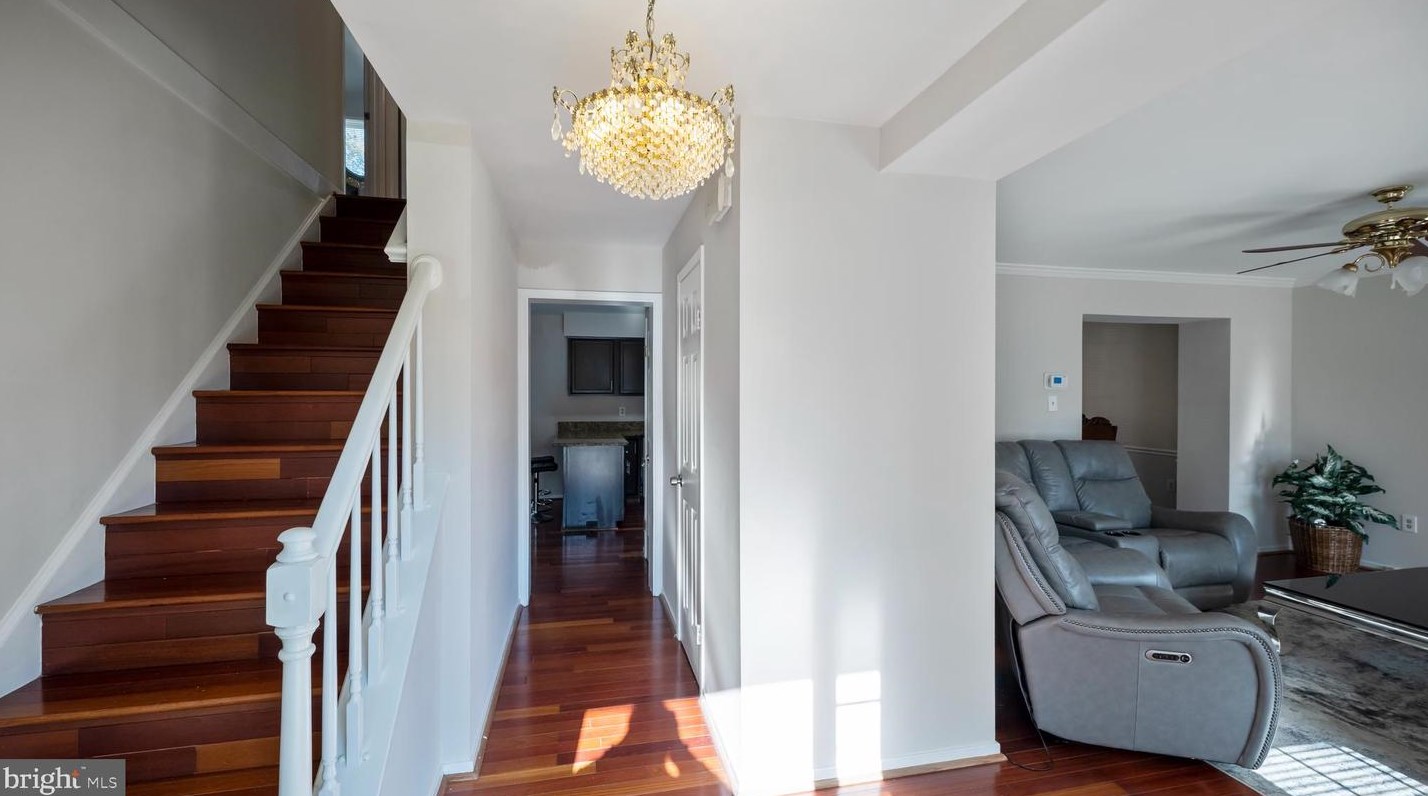 18715 Capella Ln, Gaithersburg, MD 20877-3522