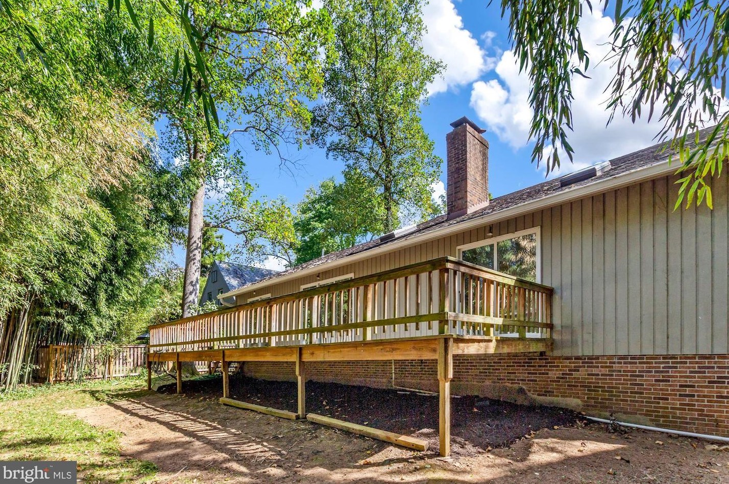 6203 Winston Dr, Bethesda MD  20817-5817 exterior