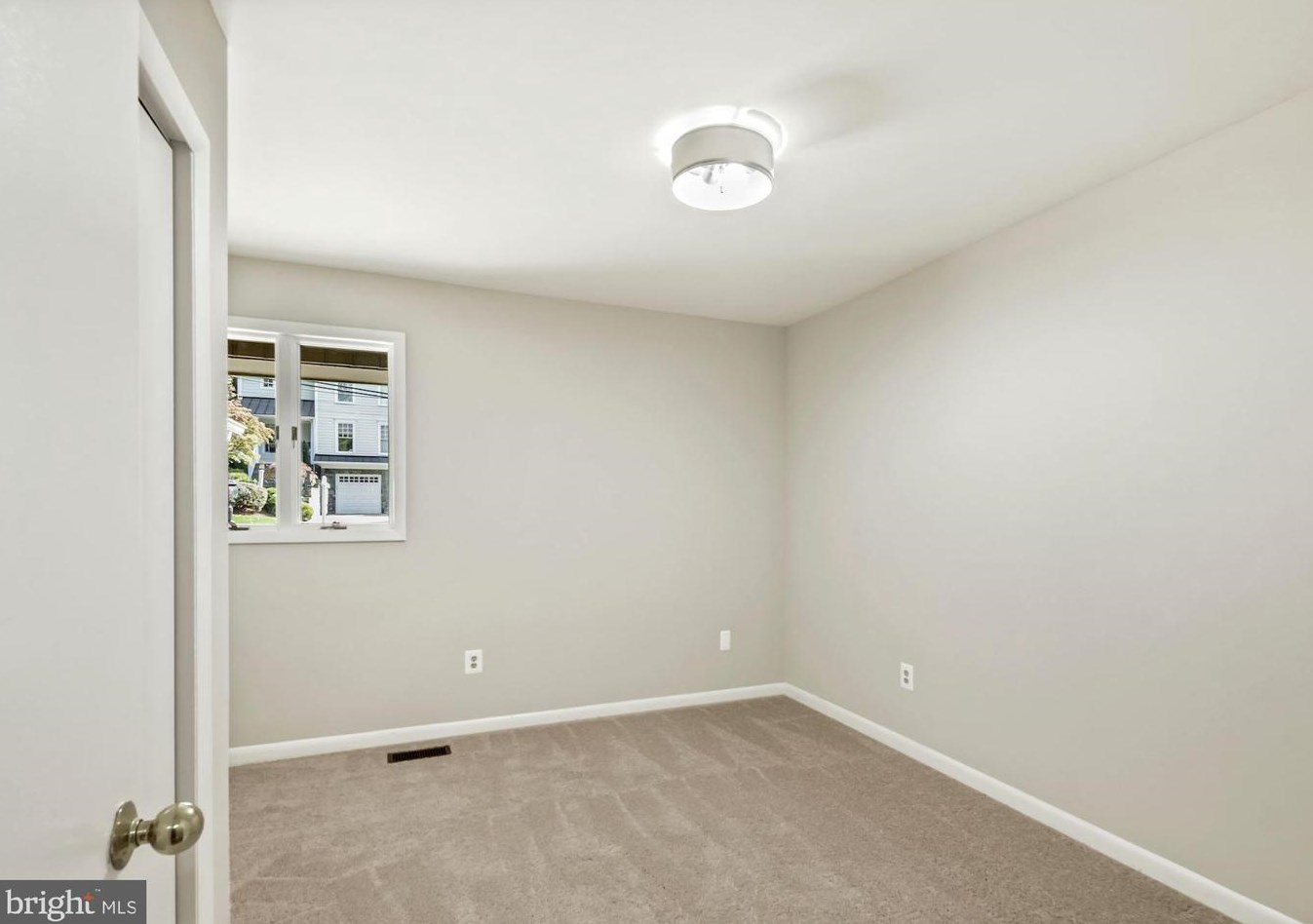 6203 Winston Dr, Bethesda MD  20817-5817 exterior