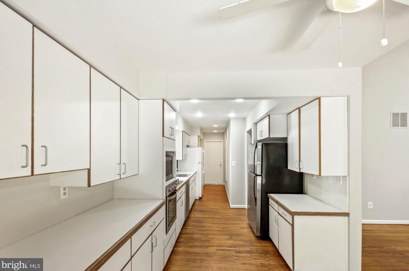 6203 Winston Dr, Bethesda MD  20817-5817 exterior