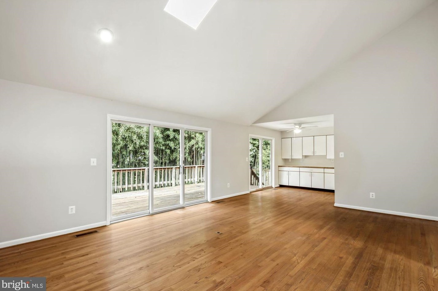 6203 Winston Dr, Bethesda MD  20817-5817 exterior