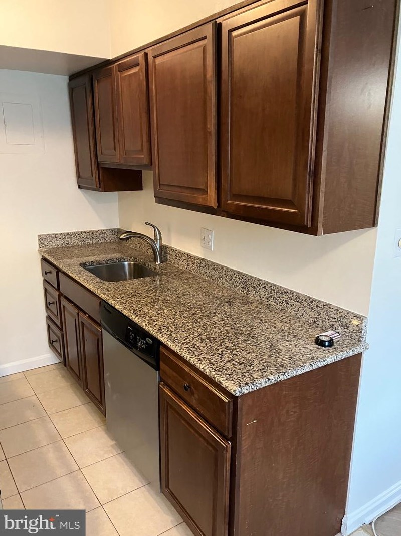 7034 Strathmore St #6, Bethesda, MD 20815