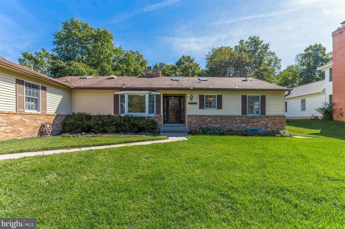 14813 Carson Dr, Burtonsville, MD 20866