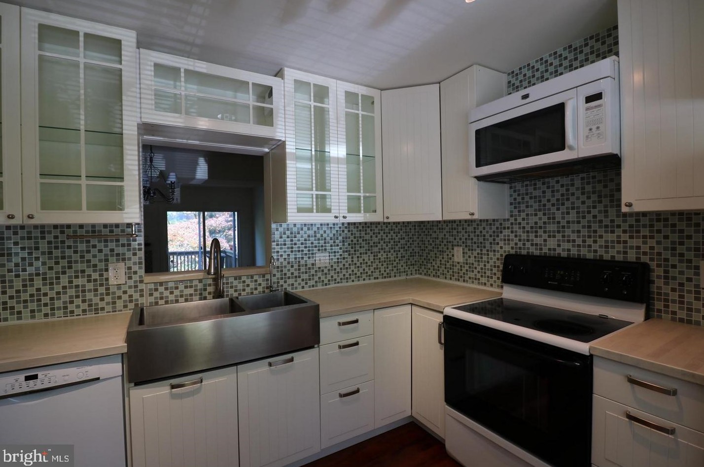 25 Wheatfield Ct, Gaithersburg MD  20879-3142 exterior