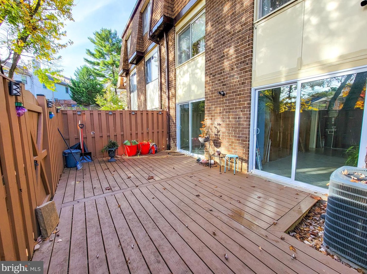 583 Summit Hall Rd, Gaithersburg MD  20877-1618 exterior