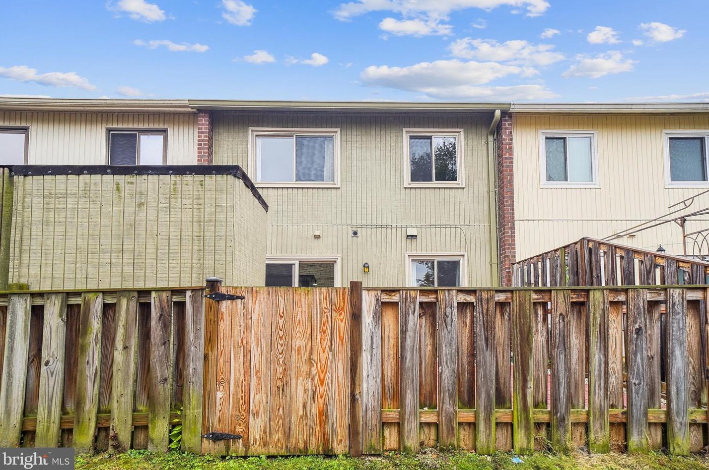 9603 Marston Ln, Gaithersburg MD 20886-5001 exterior