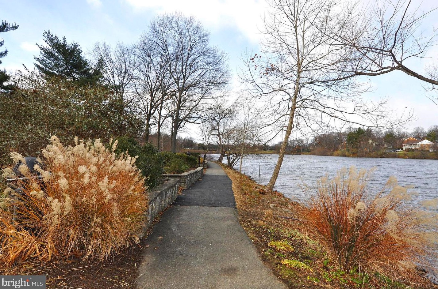 9603 Marston Ln, Gaithersburg MD 20886-5001 exterior