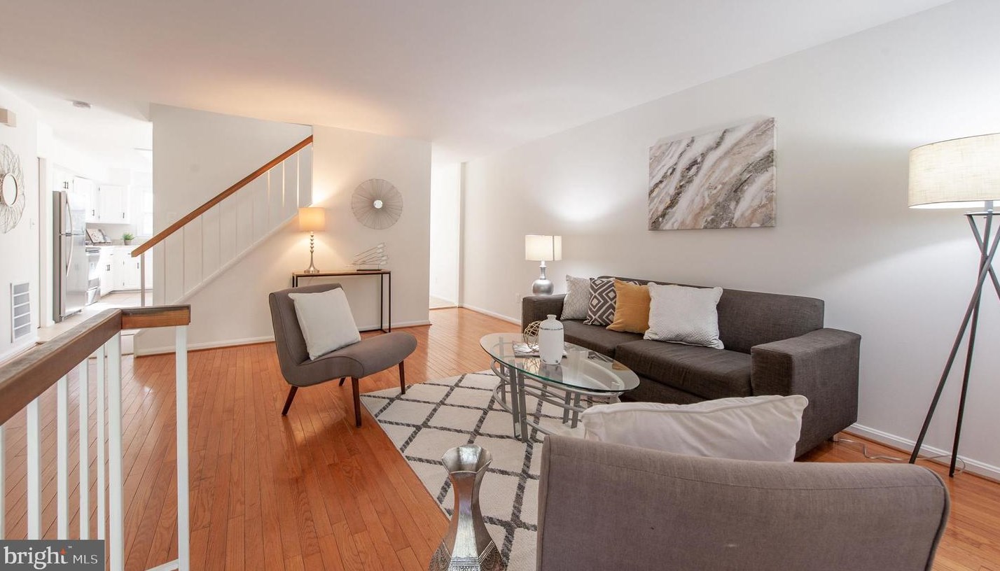 8680 Delcris Dr, Gaithersburg, MD 20886-4371