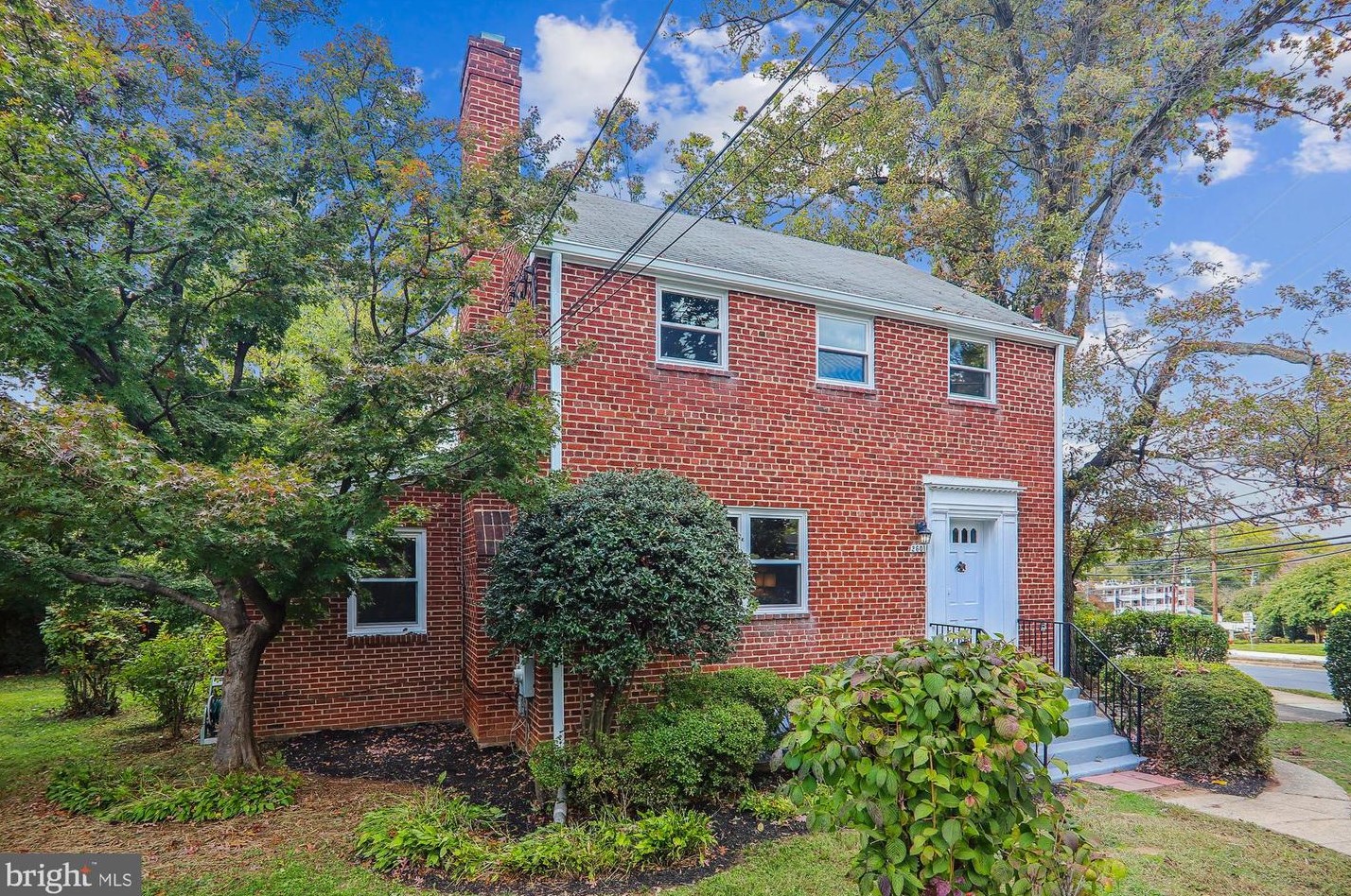 2601 Spencer Rd, Bethesda, MD 20815-3824