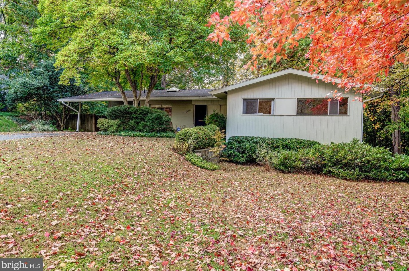 8300 Westmont Ter, Bethesda, MD 20817-6819