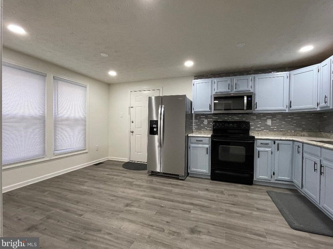 7340 Brenish Dr, Gaithersburg MD  20879-4743 exterior