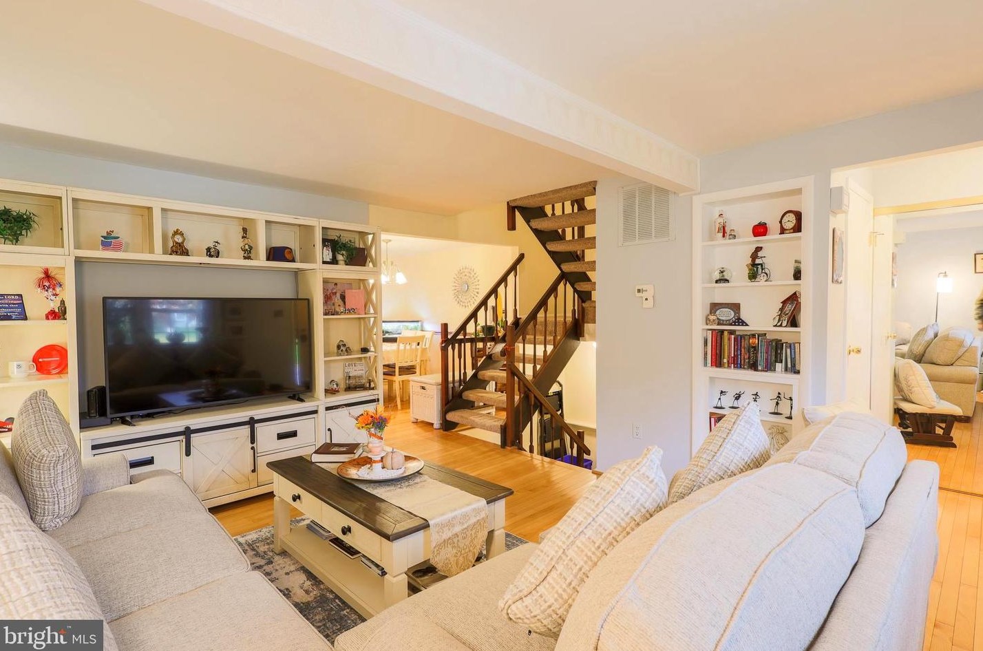 19851 Wheelwright Dr, Gaithersburg MD 20886-1048 exterior