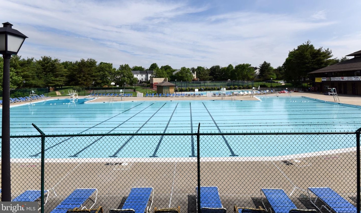 7905 Coriander Dr #203, Gaithersburg, MD 20879