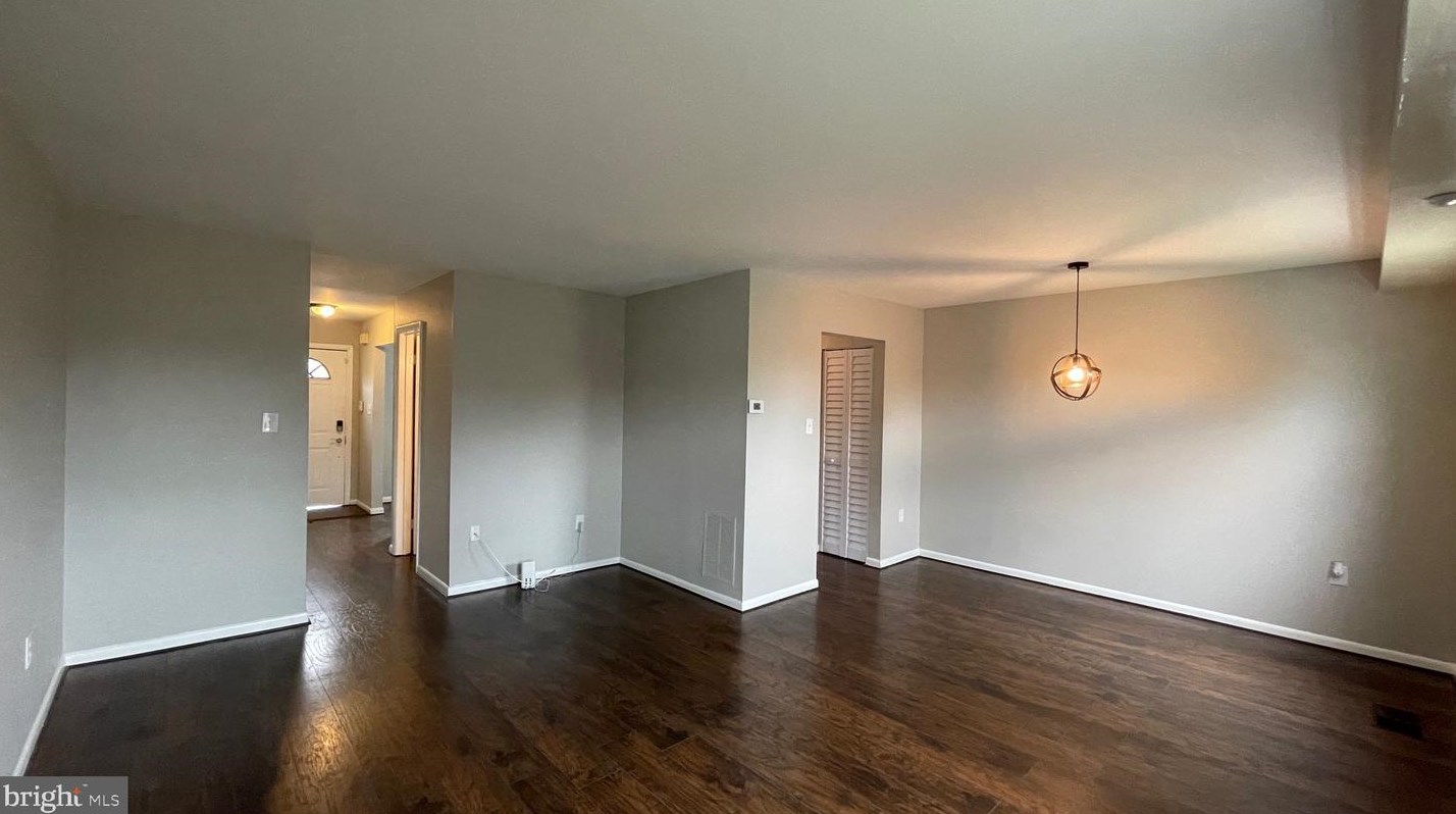 1020 Side Dr, Gaithersburg MD  20878-3106 exterior