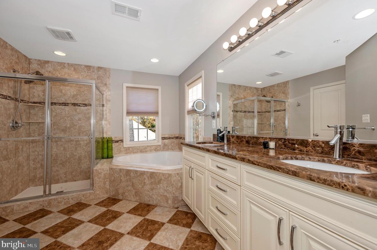 15505 Hallman Grove Ct, Gaithersburg MD  20878-3474 exterior