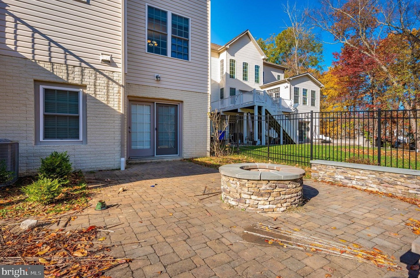 15505 Hallman Grove Ct, Gaithersburg MD  20878-3474 exterior