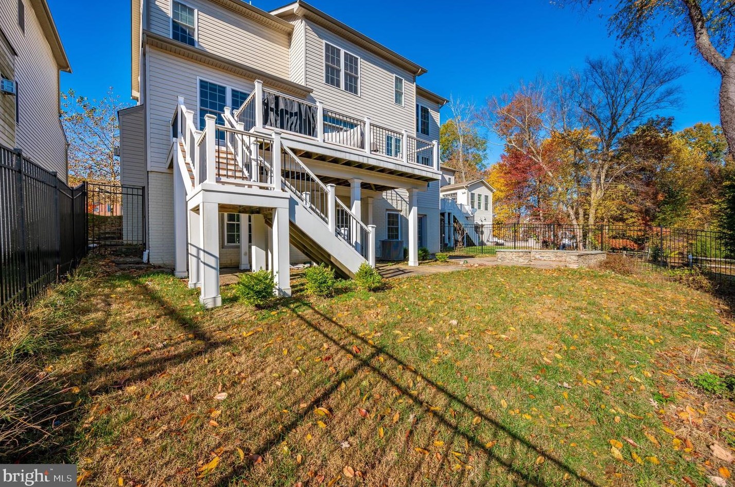 15505 Hallman Grove Ct, Gaithersburg MD  20878-3474 exterior