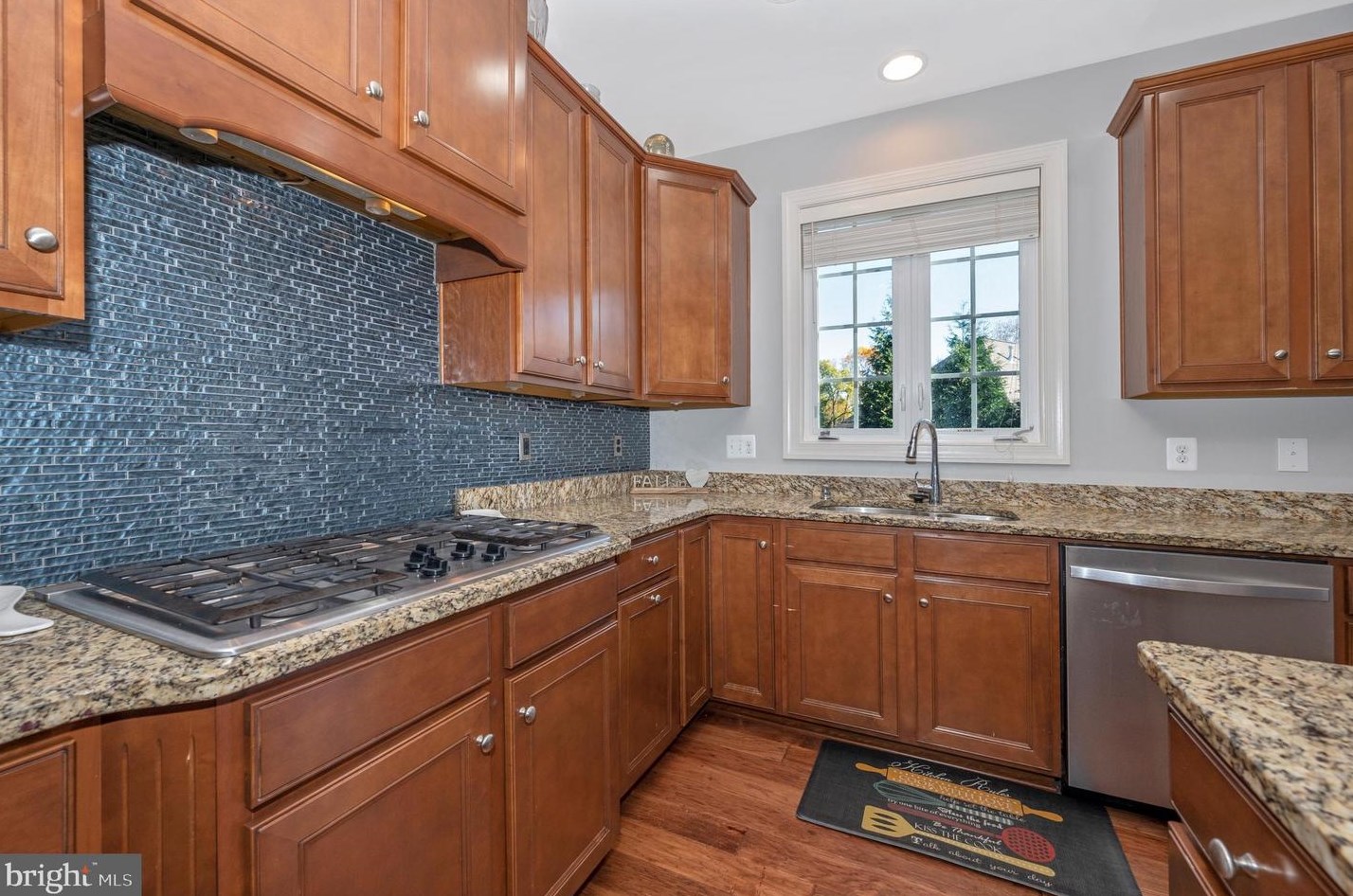 15505 Hallman Grove Ct, Gaithersburg MD  20878-3474 exterior