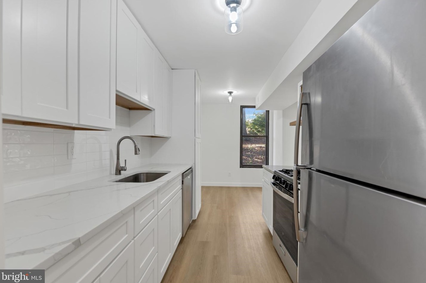 138 Duvall Ln, Gaithersburg, MD 20877-1638