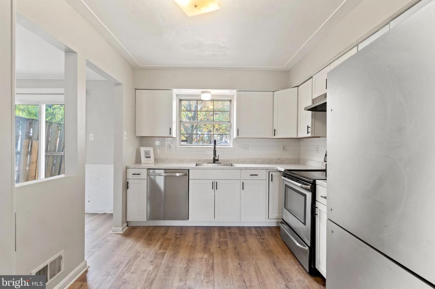 9245 Broadwater Dr, Gaithersburg MD  20879-2170 exterior