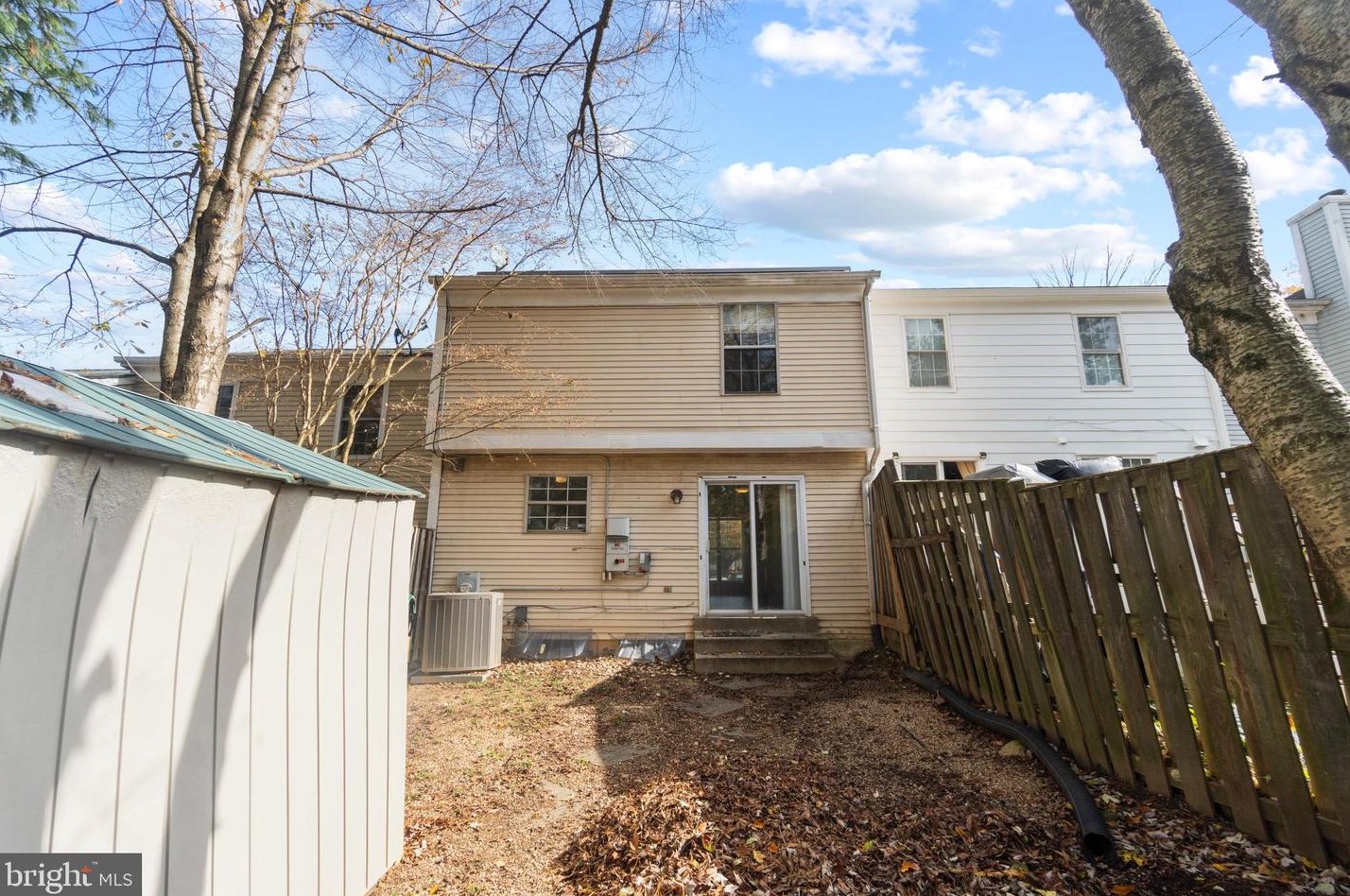 9245 Broadwater Dr, Gaithersburg MD  20879-2170 exterior