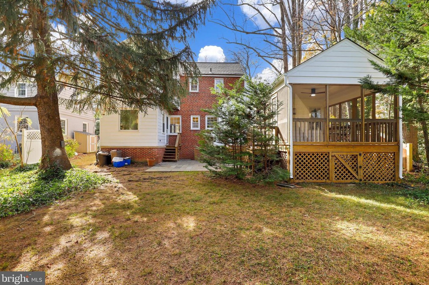 5909 Wilson Ln, Bethesda MD  20817-3854 exterior