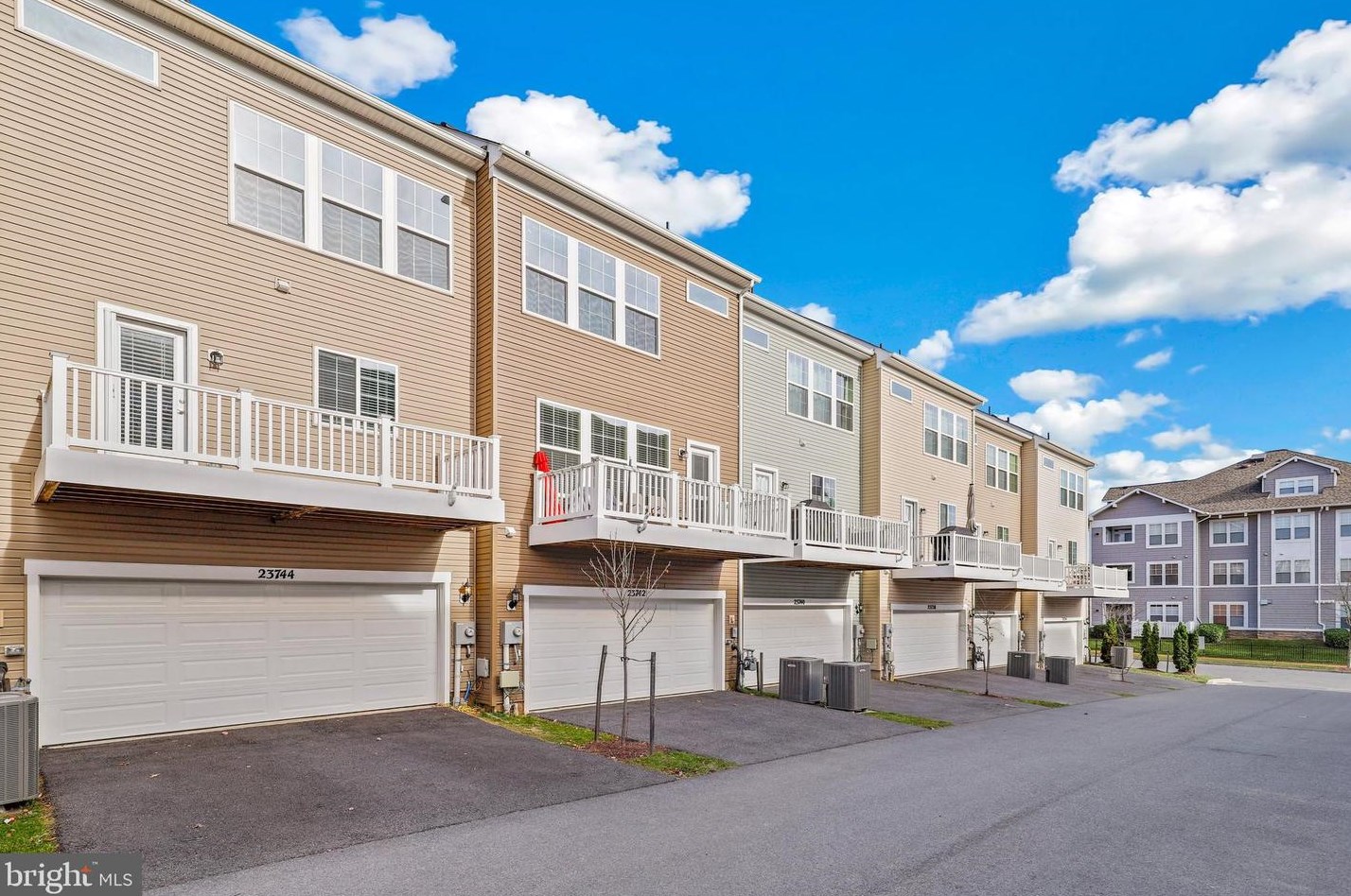 23744 Clarksmeade Dr, Clarksburg MD 20871-4344 exterior