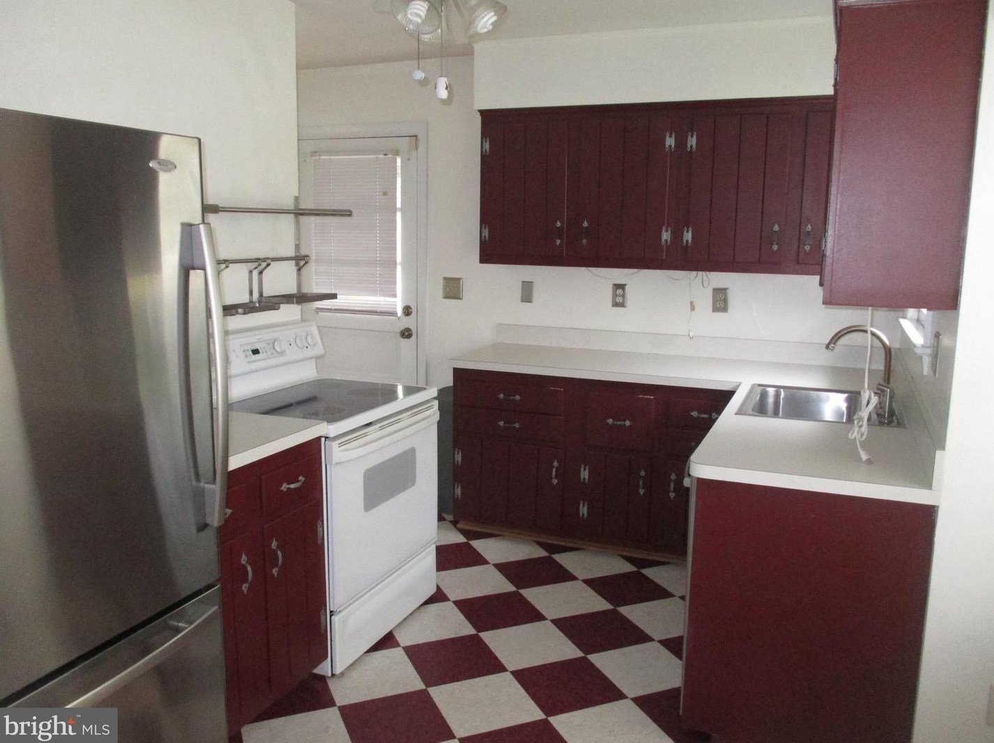 7 James St, Gaithersburg MD  20877-1929 exterior