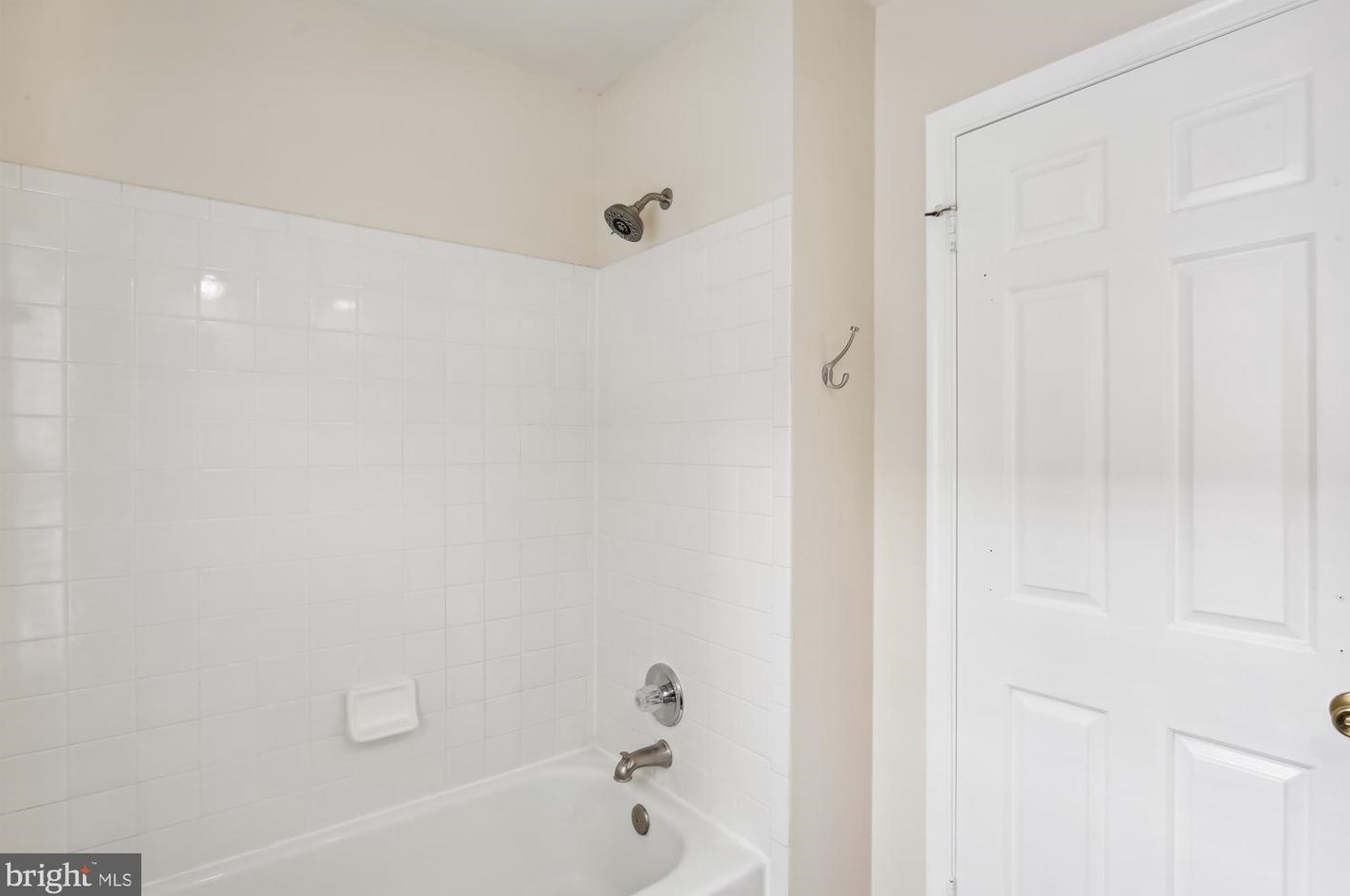 2 Linden Hall Ct, Gaithersburg MD  20877-3453 exterior