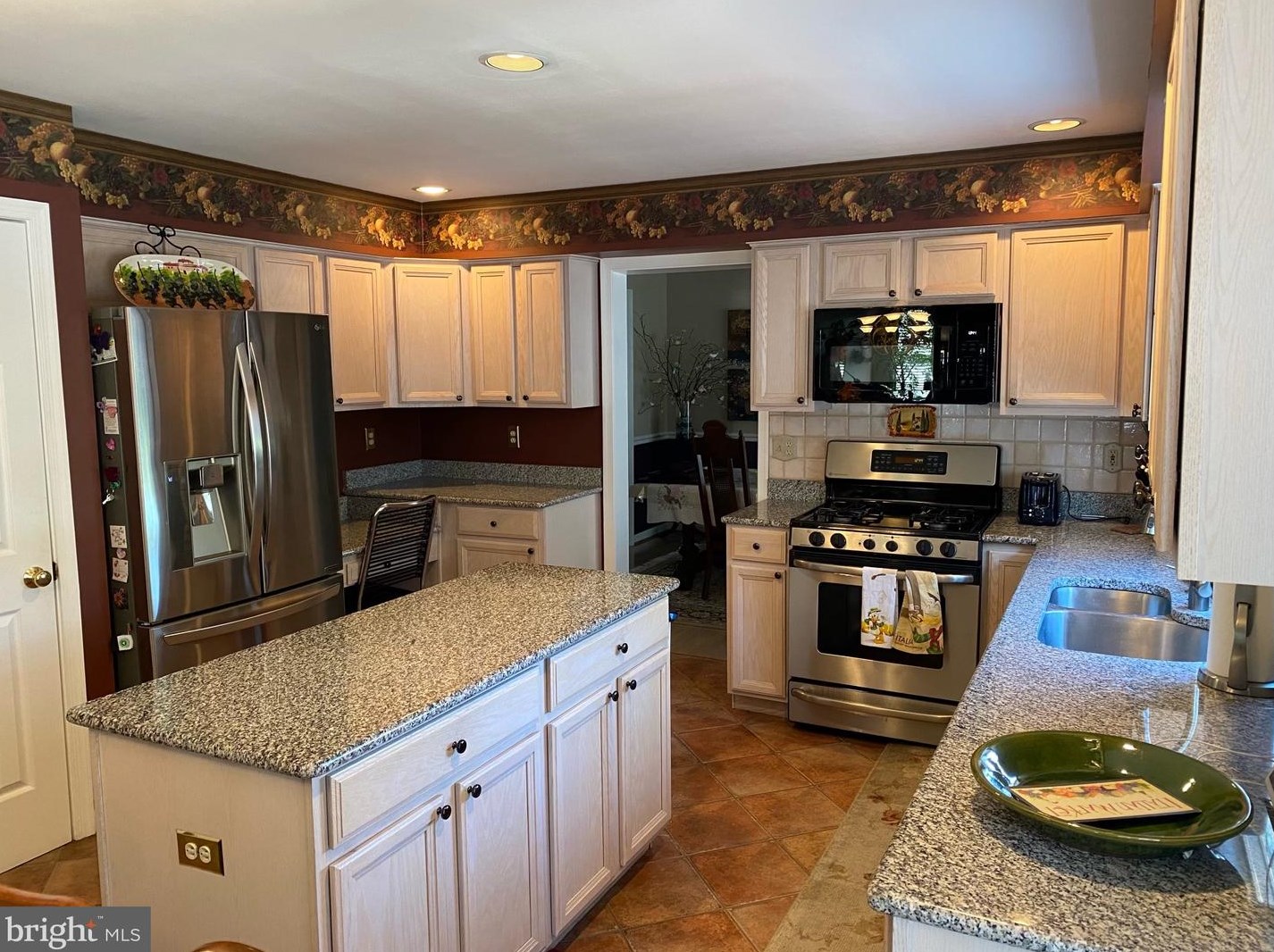 2804 Covent Garden Ter, Olney, MD 20832-1686