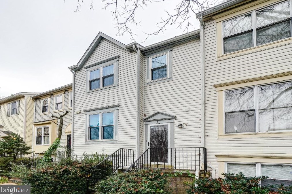 51 Kinsman View Cir, Silver Spring, MD 20901