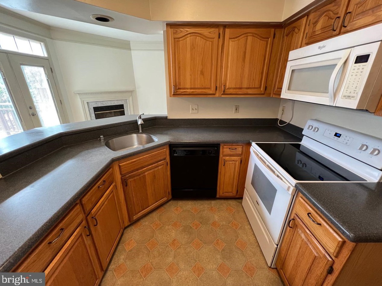 17911 Dumfries Cir, Olney MD  20832-1662 exterior