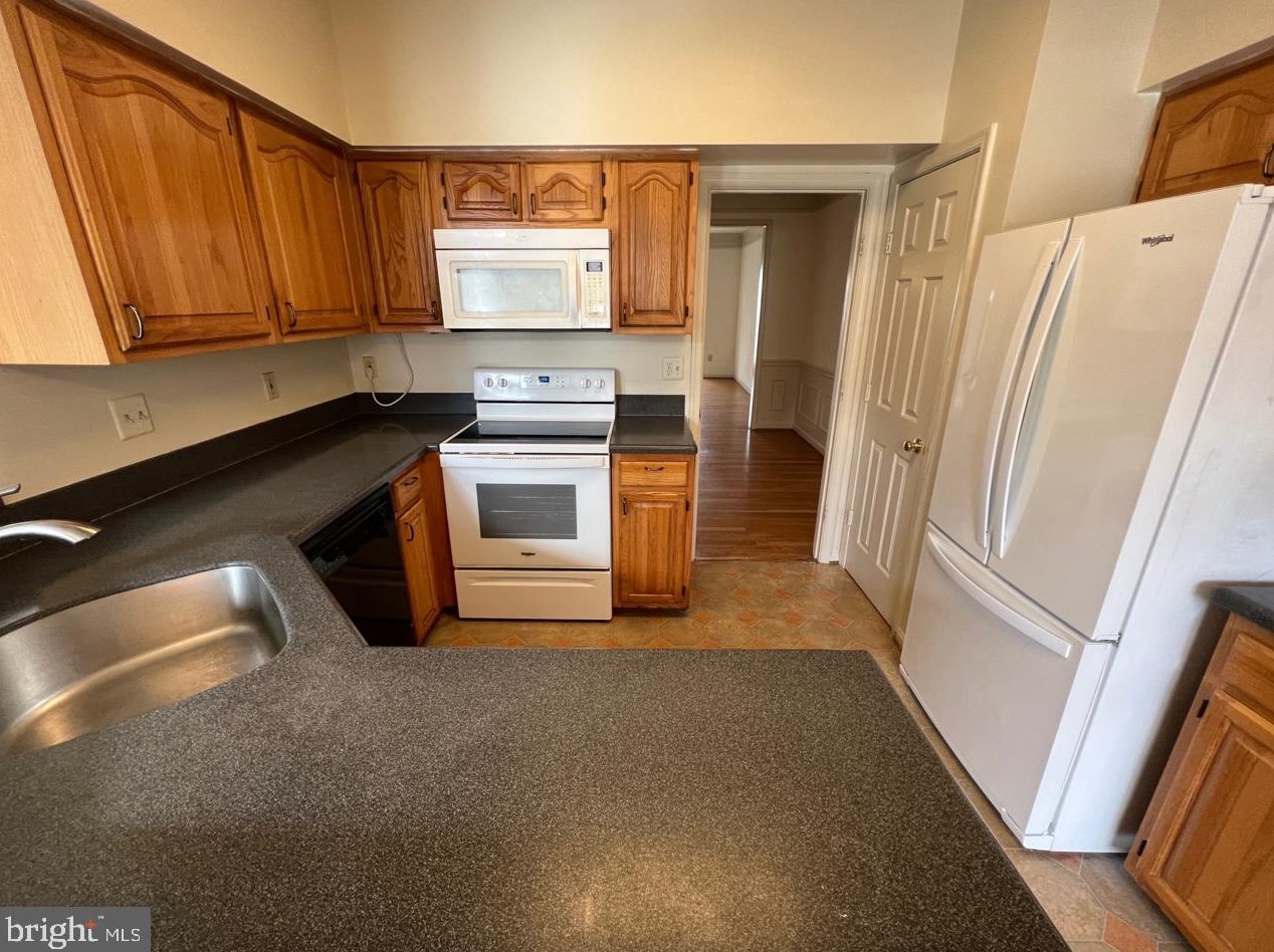 17911 Dumfries Cir, Olney MD  20832-1662 exterior
