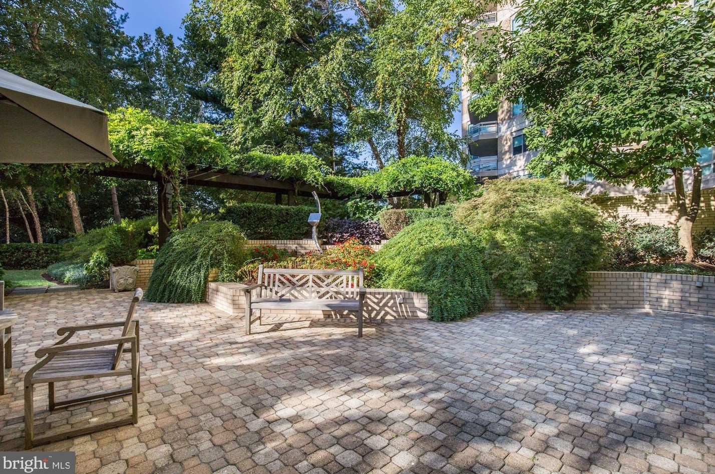 5630 Wisconsin Ave, Bethesda MD  20815-4450 exterior