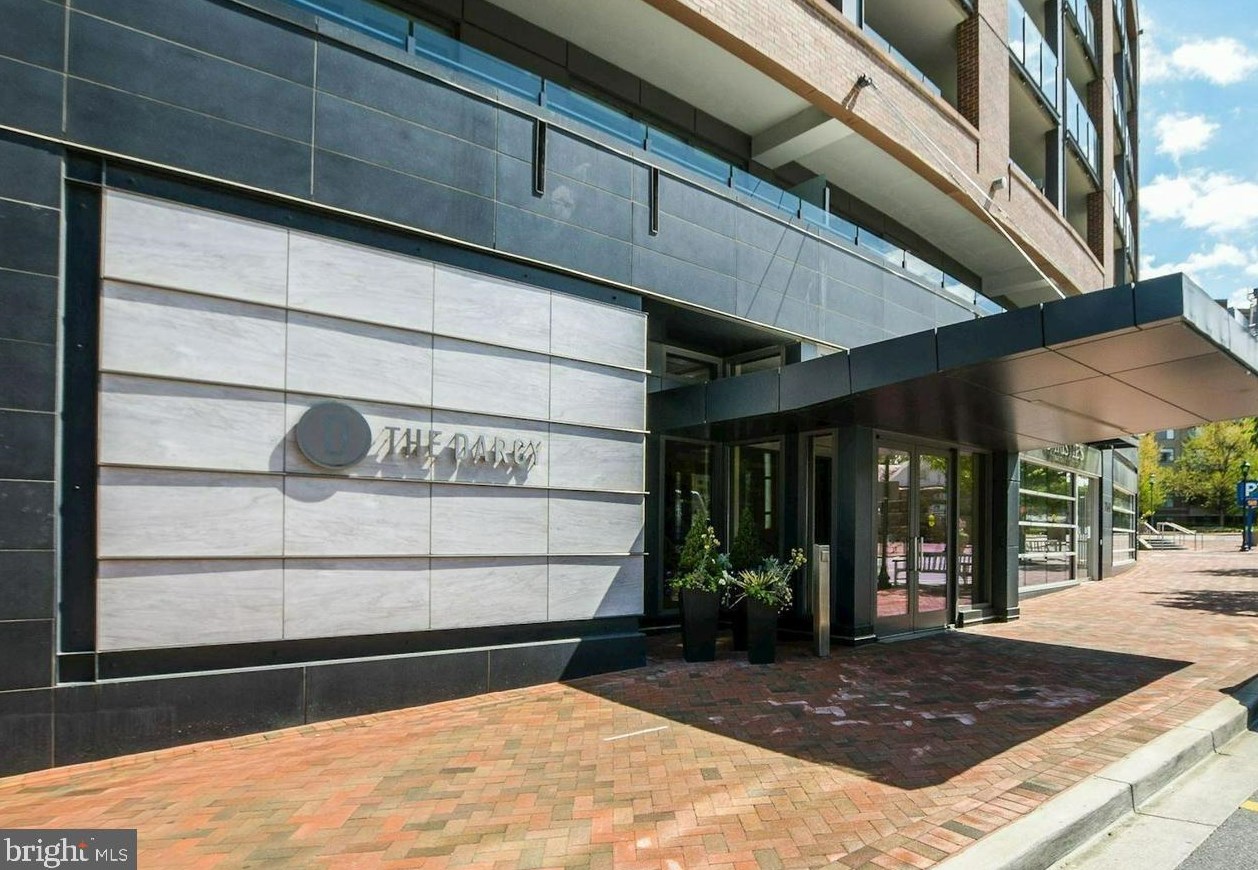 7171 Woodmont Ave, Bethesda MD  20815-6208 exterior