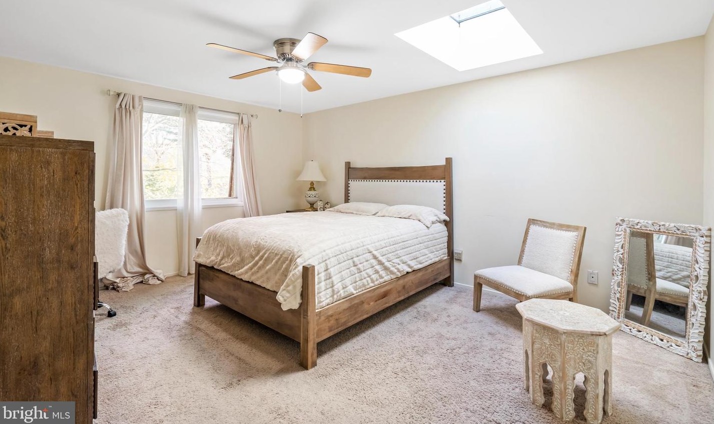 19502 Burlingame Way, Gaithersburg MD  20886-1015 exterior