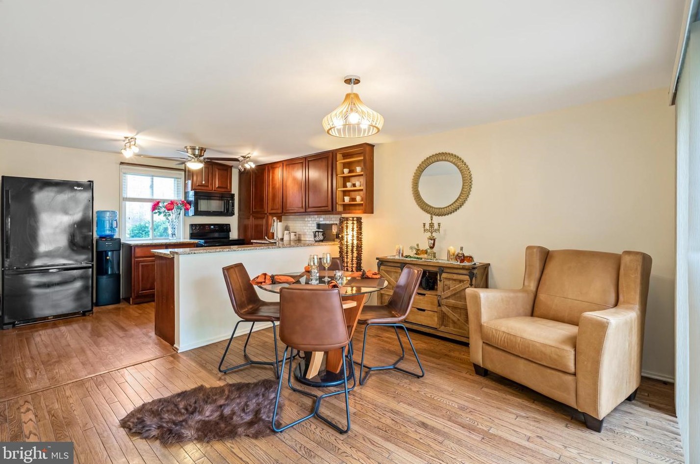 19502 Burlingame Way, Gaithersburg MD  20886-1015 exterior