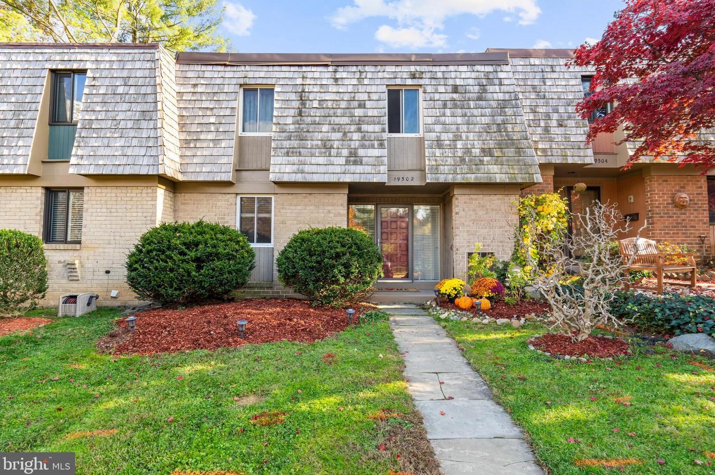 19502 Burlingame Way, Gaithersburg MD  20886-1015 exterior