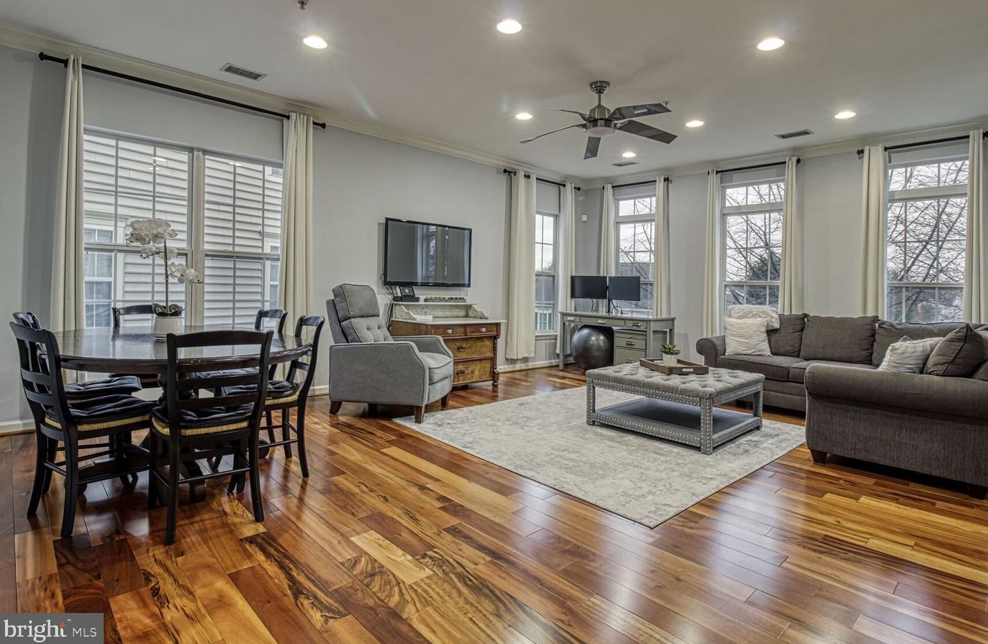 717 Main St, Gaithersburg, MD 20878-5516